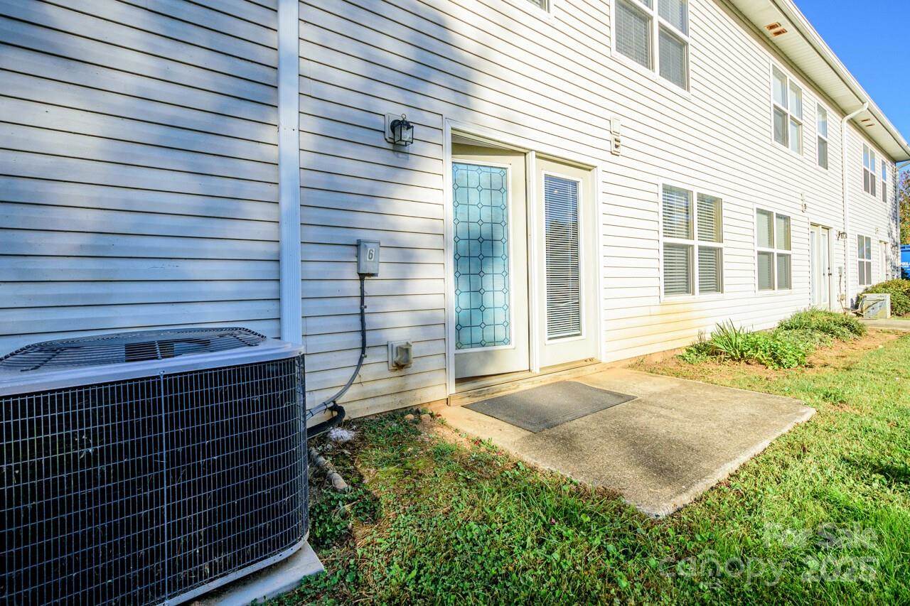 606 Olde Covington Way, Arden, NC 28704