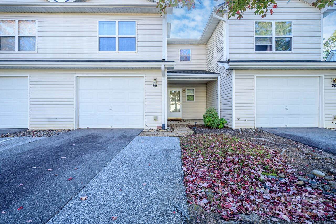 606 Olde Covington Way, Arden, NC 28704