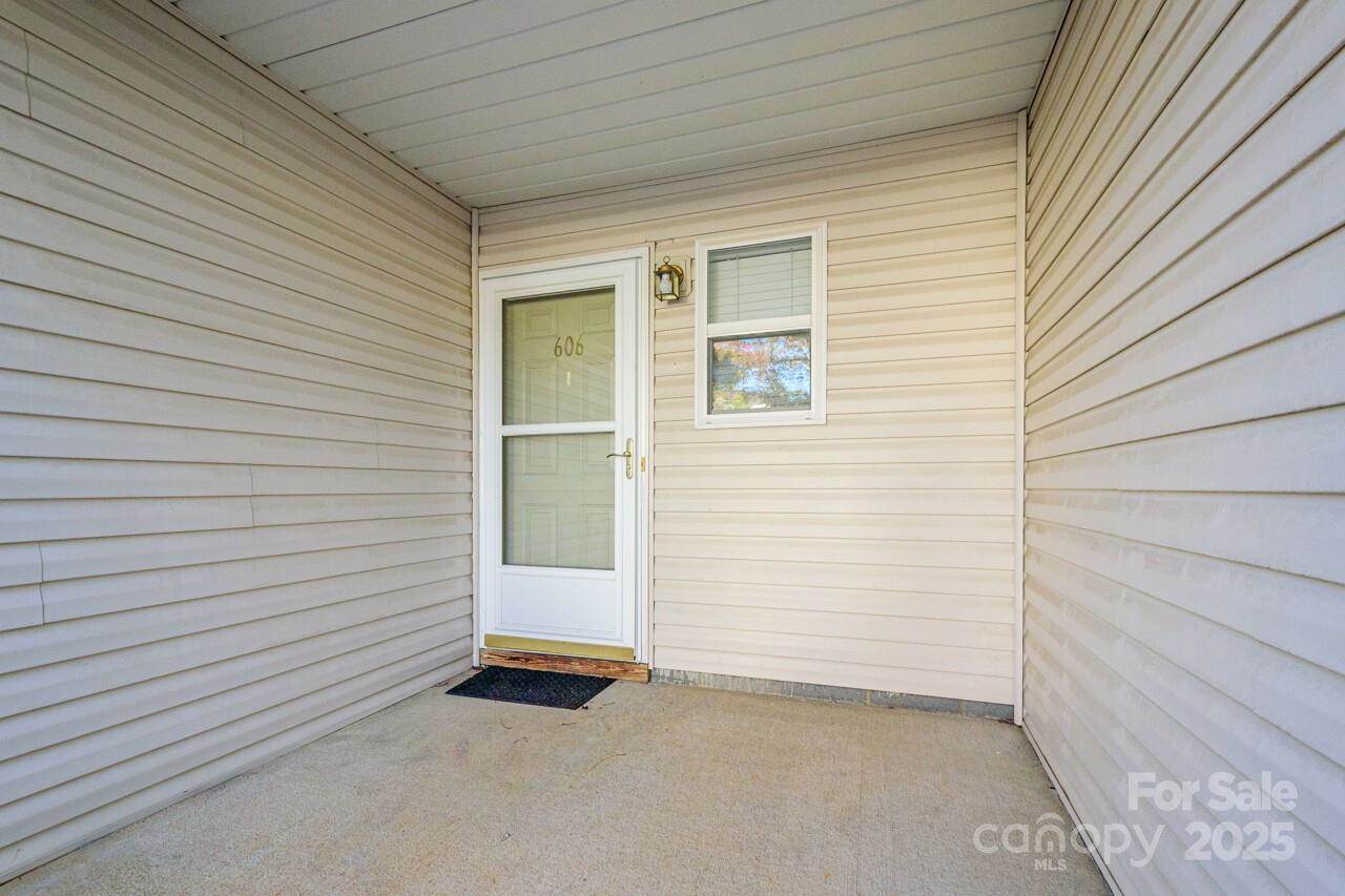 606 Olde Covington Way, Arden, NC 28704