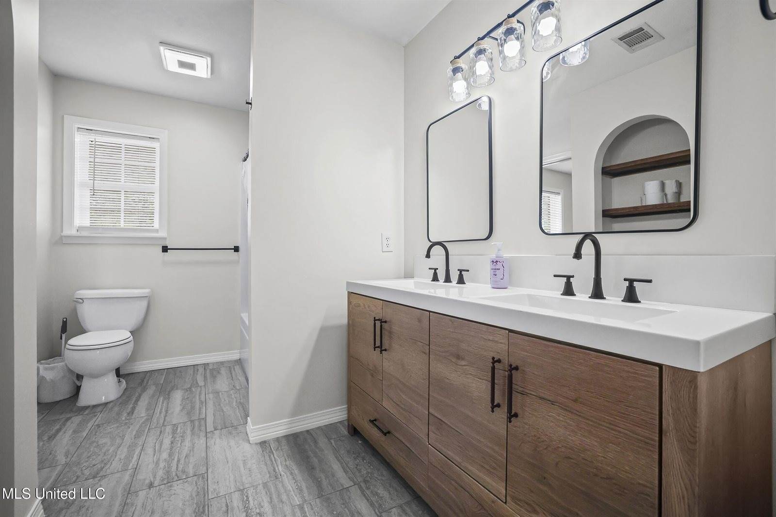 215 Holland Road, Lucedale, MS 39452