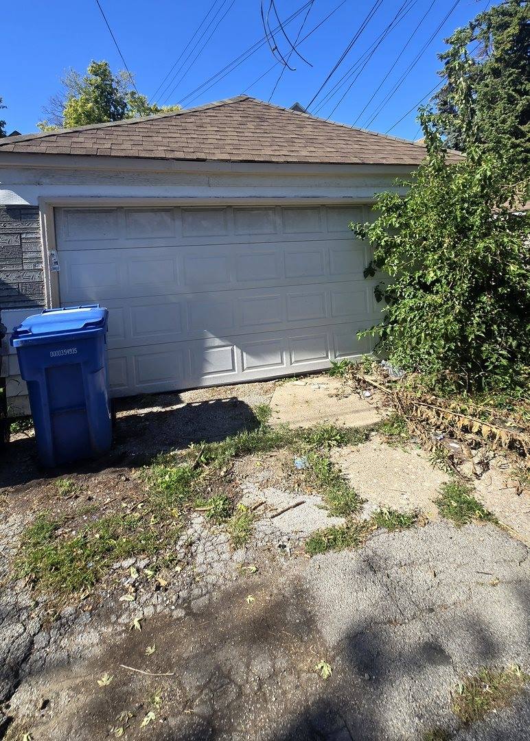 8551 South Manistee Avenue, Chicago, IL 60617