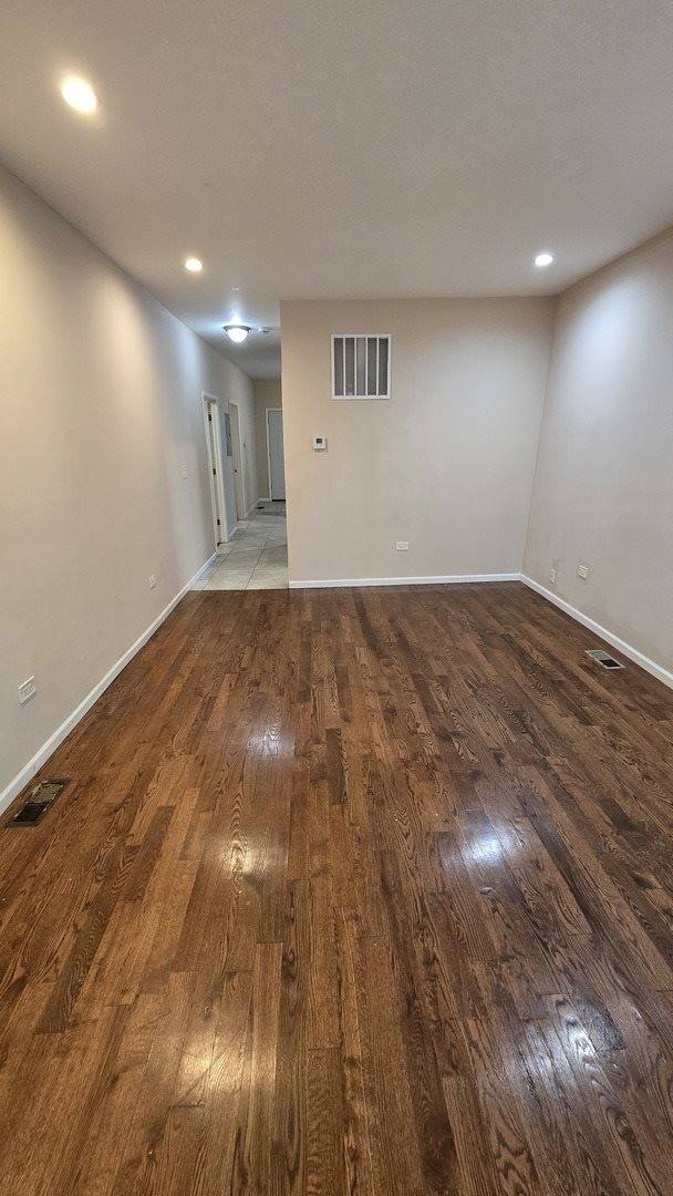 8551 South Manistee Avenue, Chicago, IL 60617