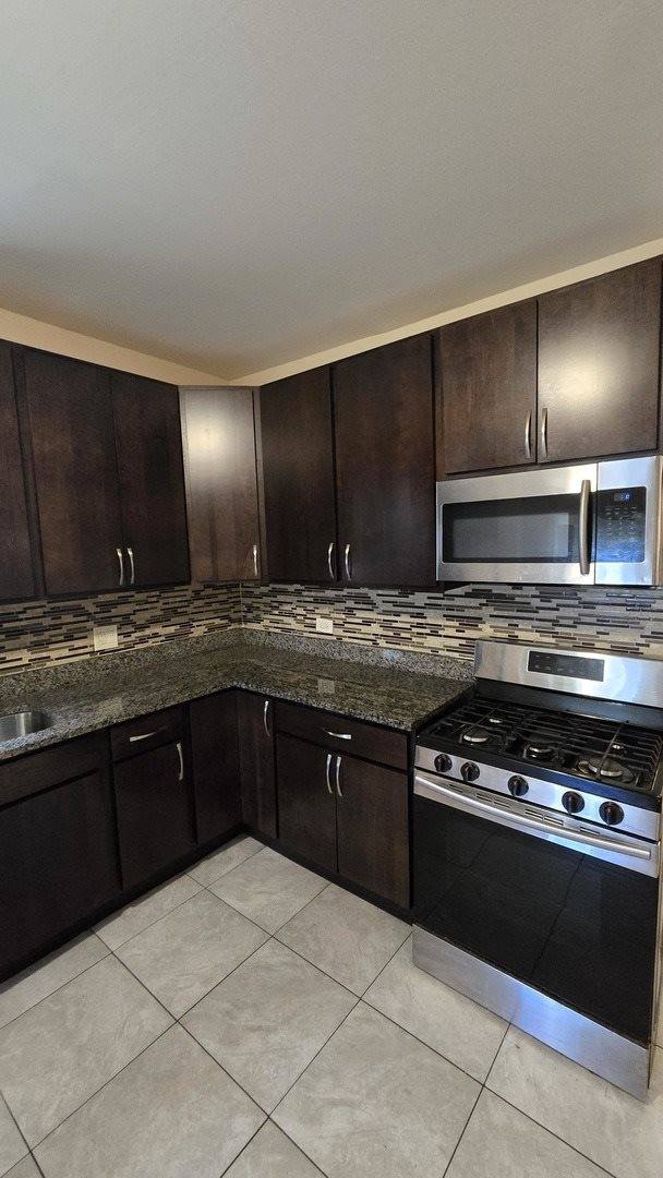 8551 South Manistee Avenue, Chicago, IL 60617