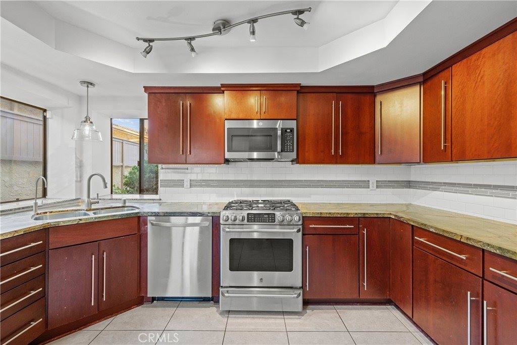 73 Paseo Esplendido, Camarillo, CA 93010