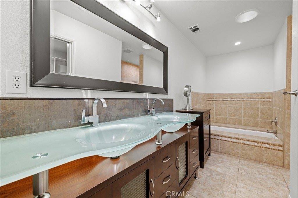 73 Paseo Esplendido, Camarillo, CA 93010