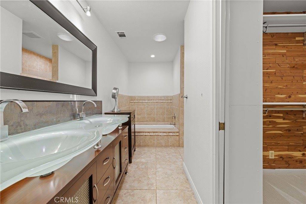 73 Paseo Esplendido, Camarillo, CA 93010