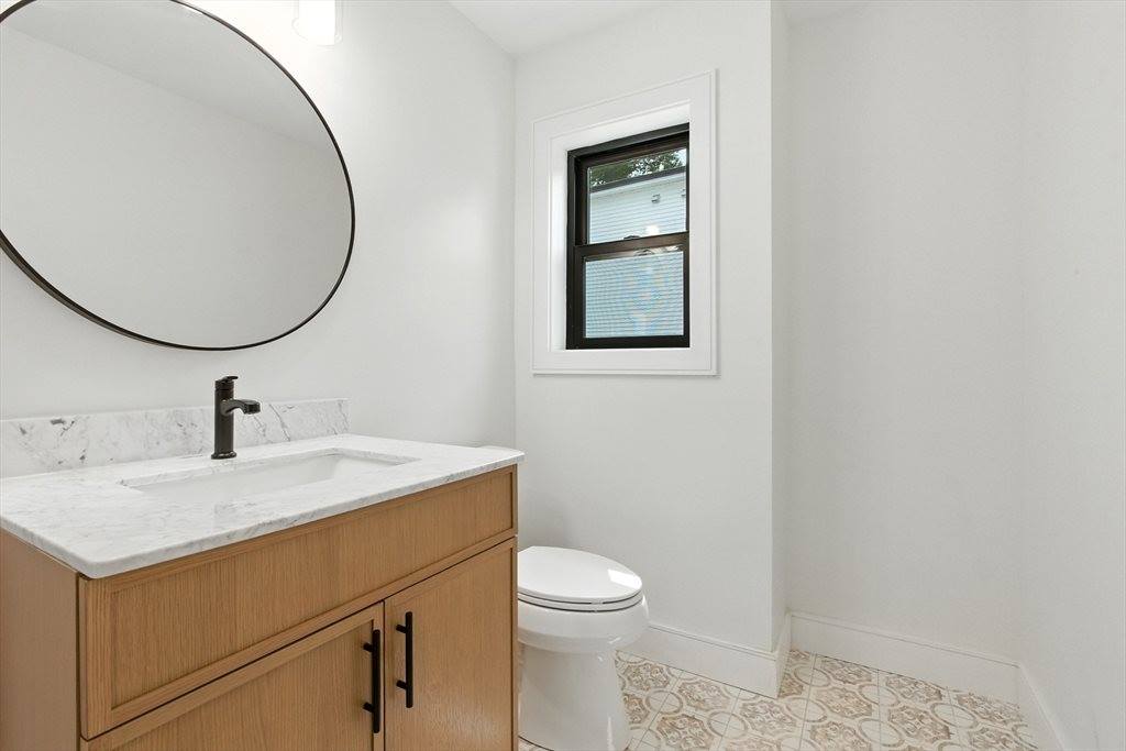 48 Lakeshore Dr, Westwood, MA 02090