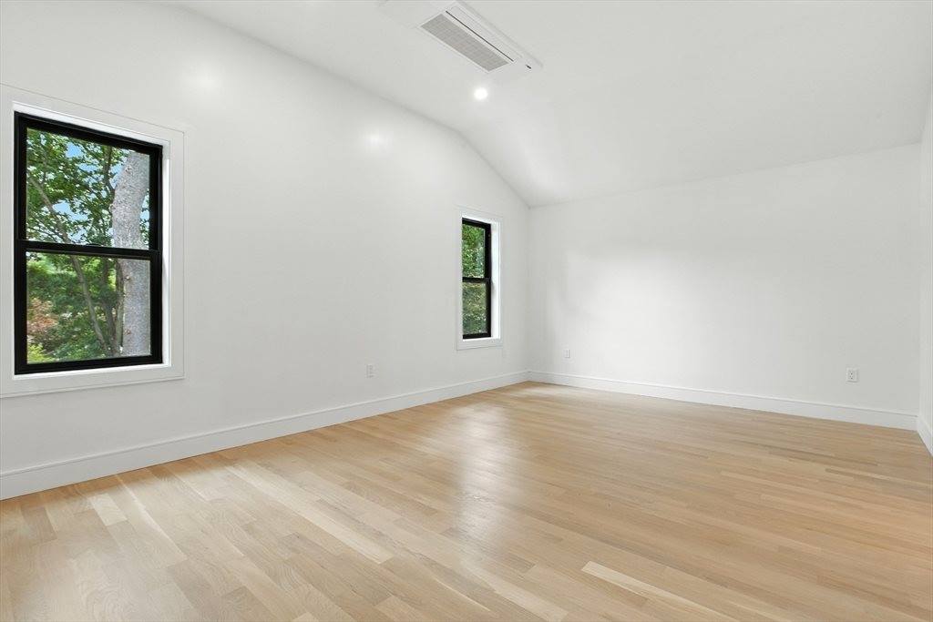 48 Lakeshore Dr, Westwood, MA 02090