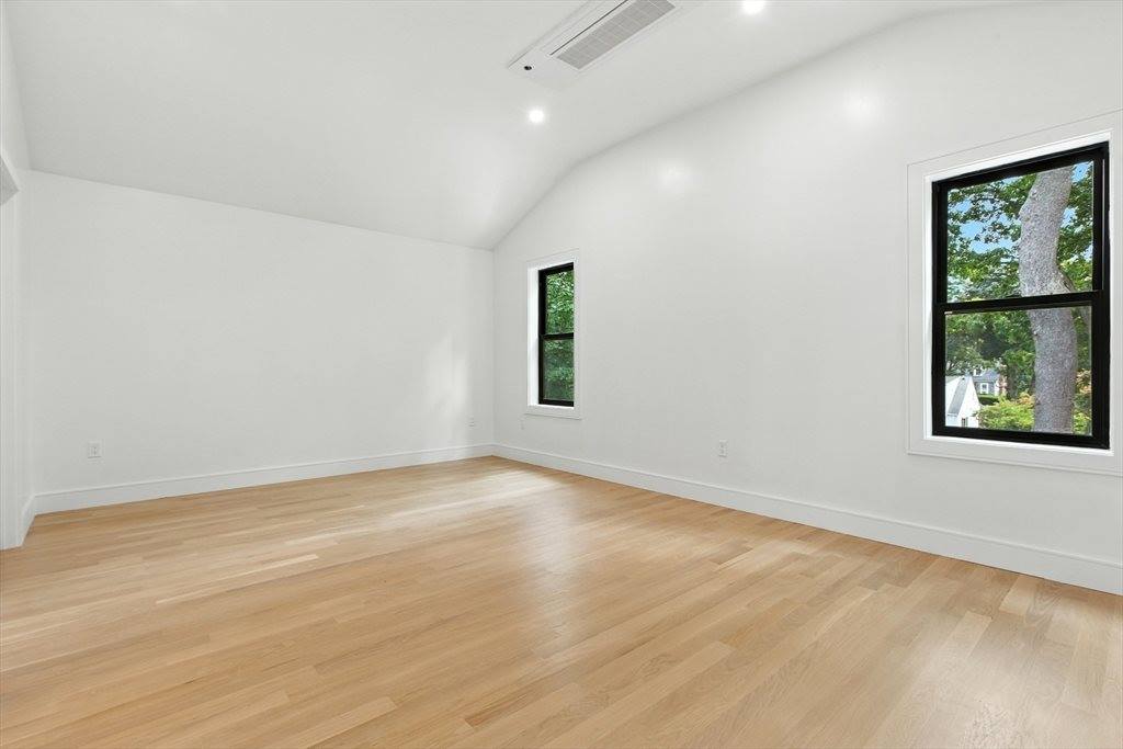 48 Lakeshore Dr, Westwood, MA 02090