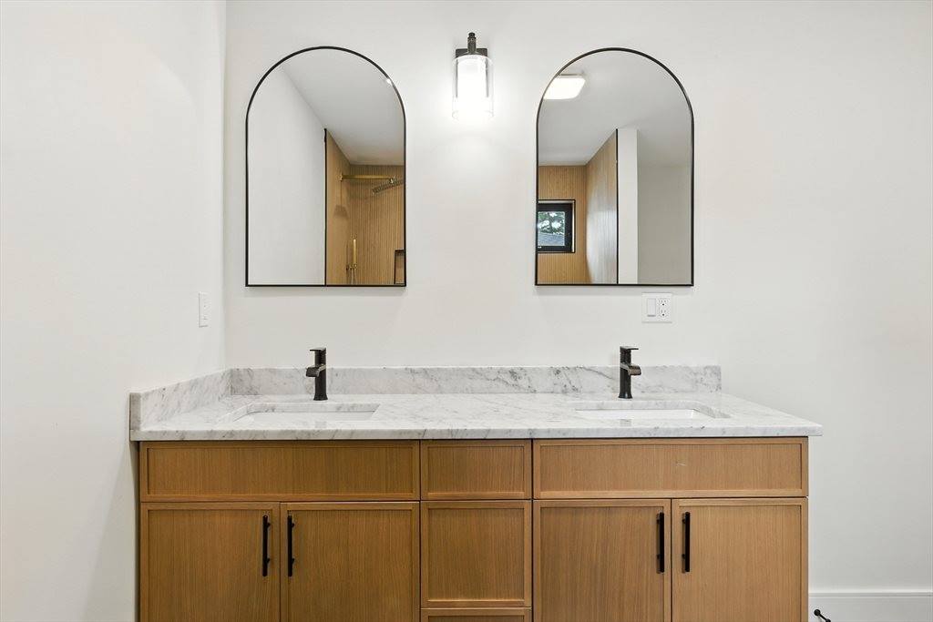 48 Lakeshore Dr, Westwood, MA 02090