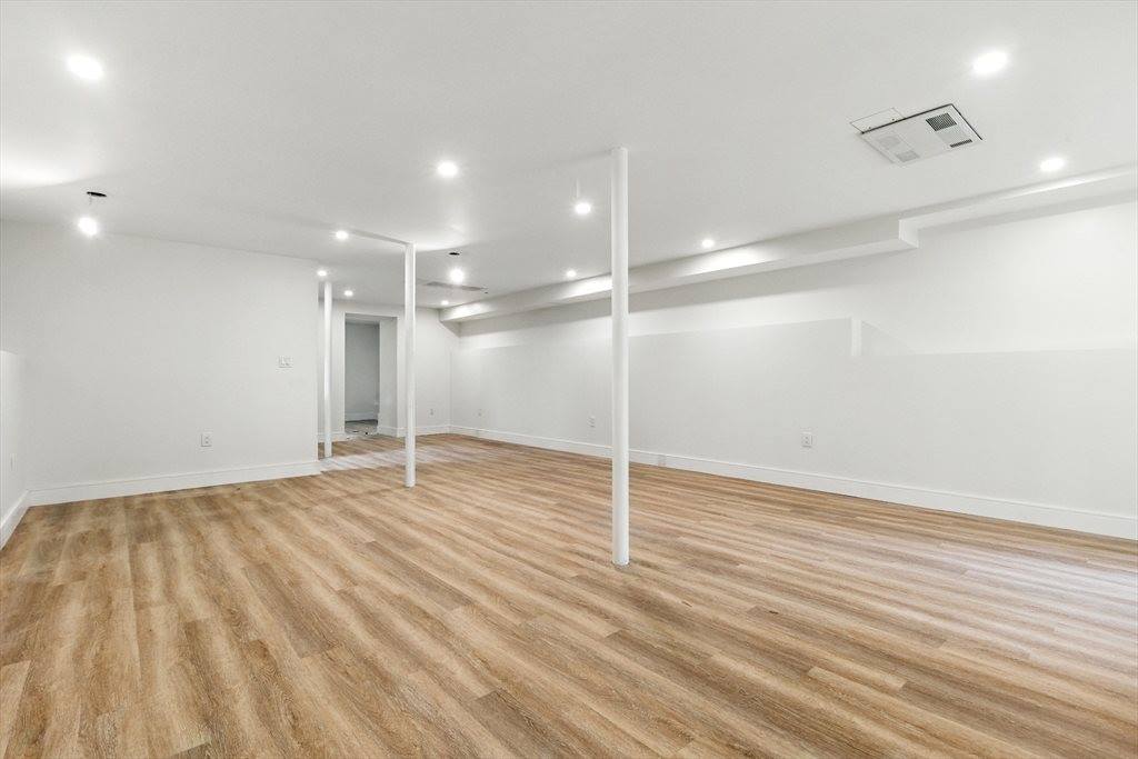 48 Lakeshore Dr, Westwood, MA 02090