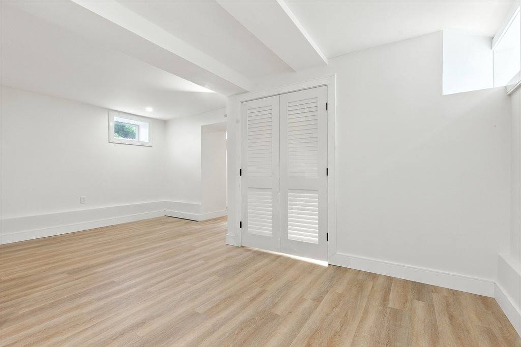 48 Lakeshore Dr, Westwood, MA 02090