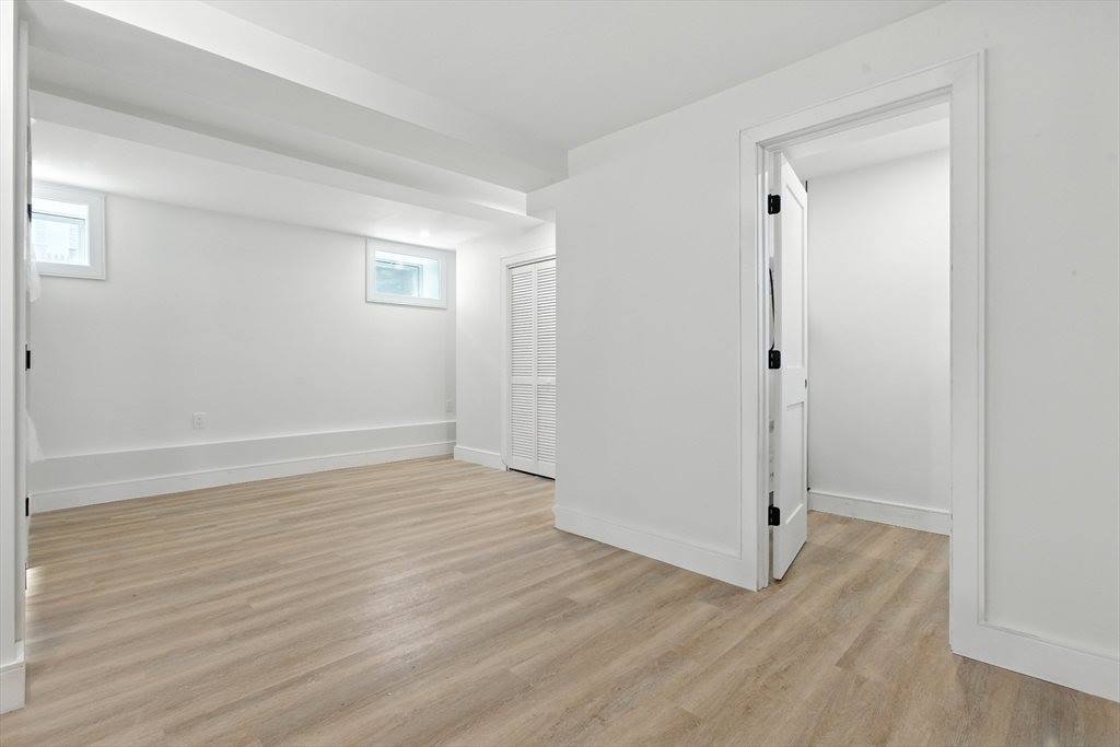 48 Lakeshore Dr, Westwood, MA 02090