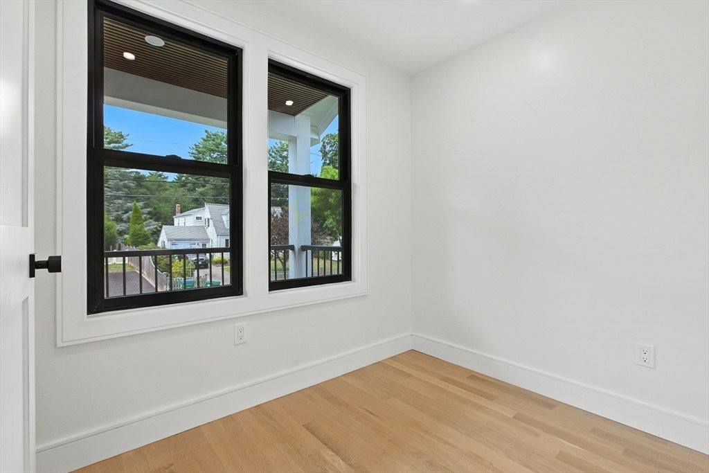 48 Lakeshore Dr, Westwood, MA 02090