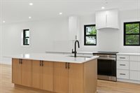 48 Lakeshore Dr, Westwood, MA 02090