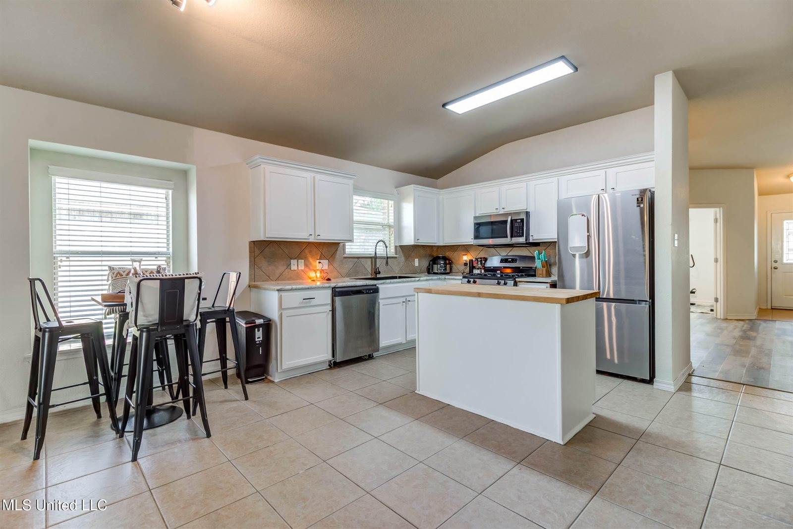 10219 English Manor Drive, Gulfport, MS 39503