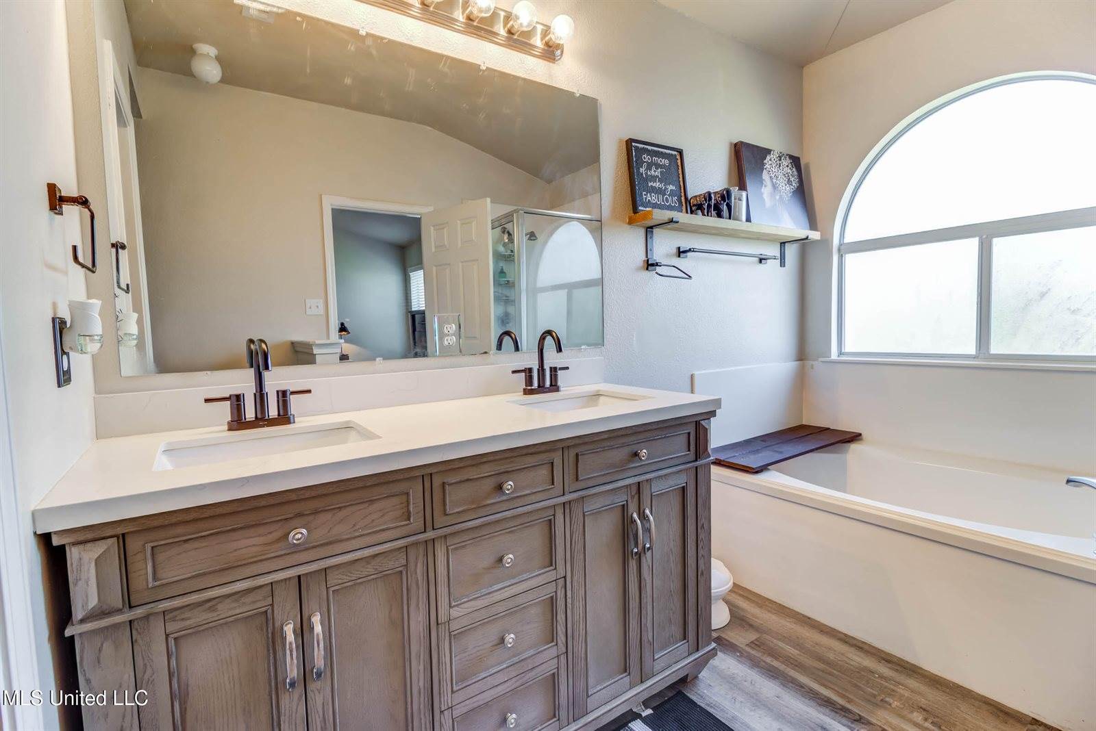 10219 English Manor Drive, Gulfport, MS 39503