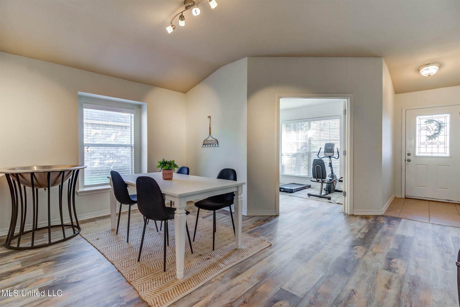 10219 English Manor Drive, Gulfport, MS 39503