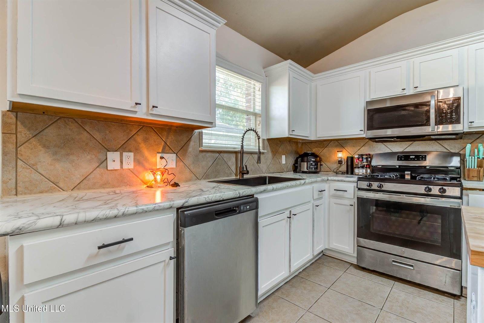 10219 English Manor Drive, Gulfport, MS 39503