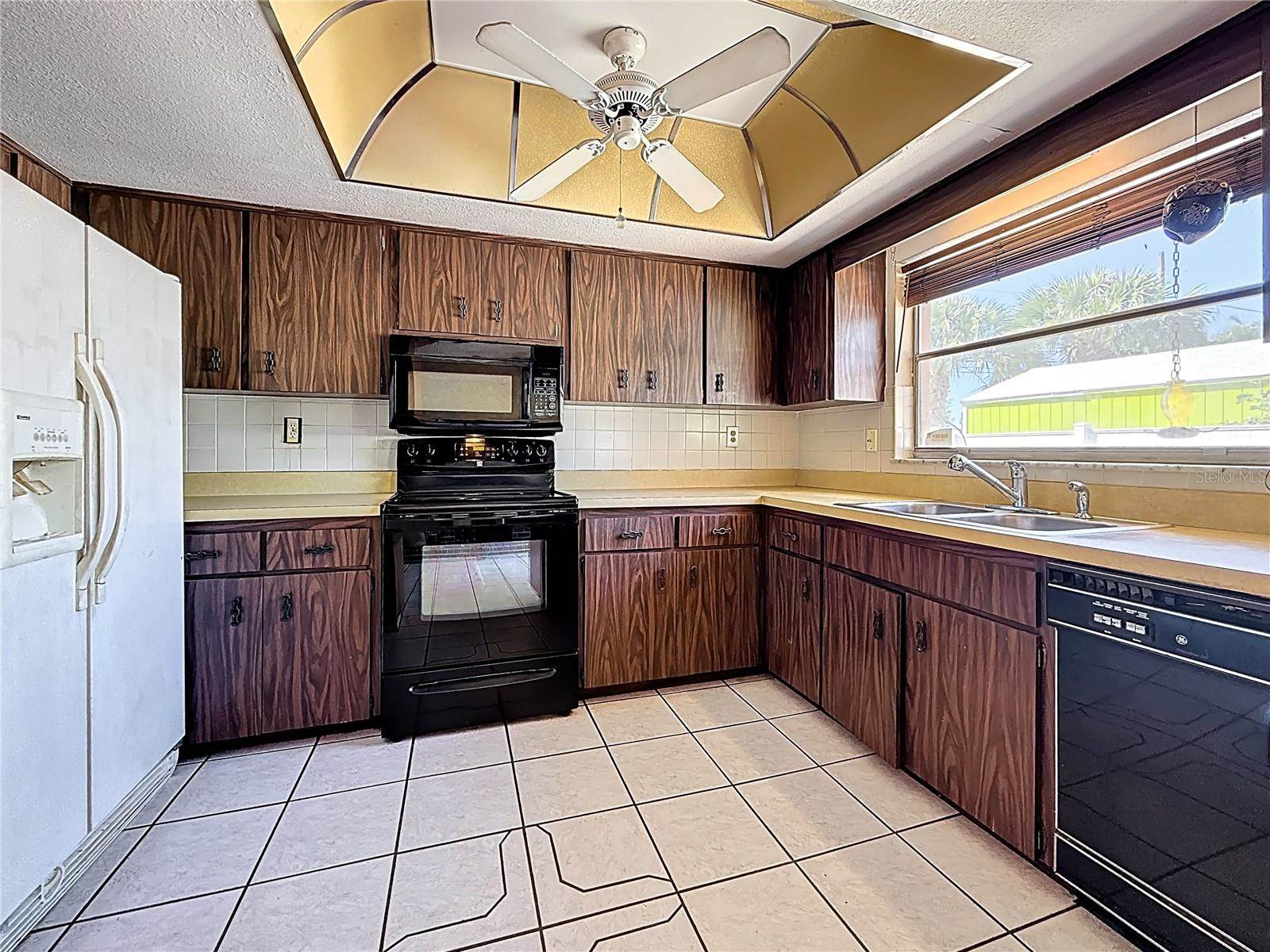 2010 Pinellas Point Drive South, Saint Petersburg, FL 33712