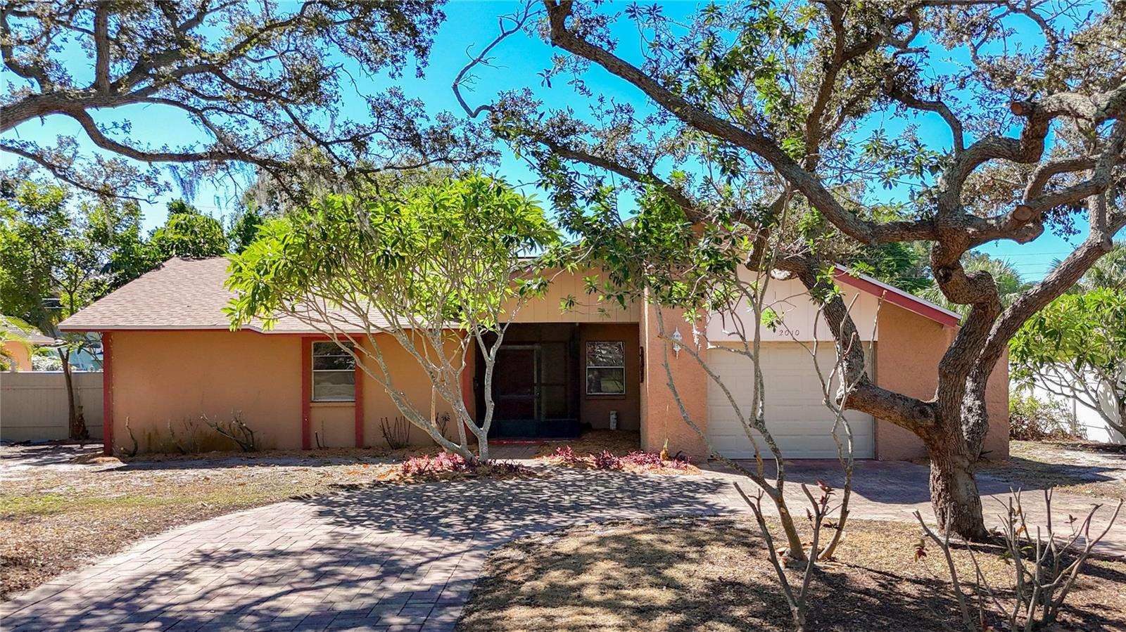 2010 Pinellas Point Drive South, Saint Petersburg, FL 33712