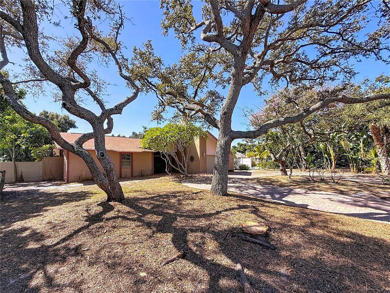 2010 Pinellas Point Drive South, Saint Petersburg, FL 33712