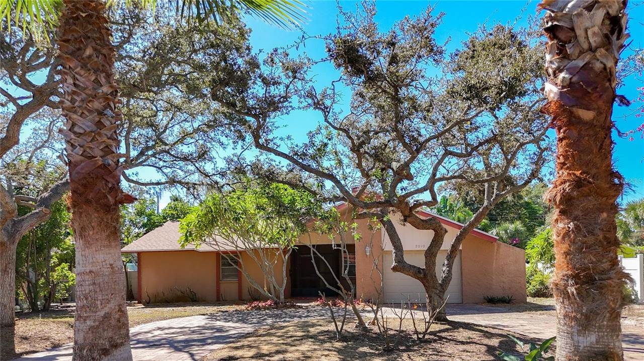 2010 Pinellas Point Drive South, Saint Petersburg, FL 33712