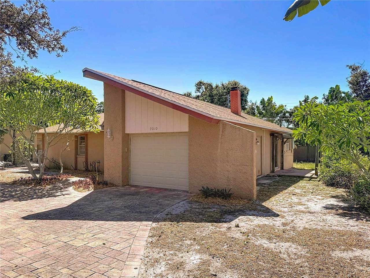 2010 Pinellas Point Drive South, Saint Petersburg, FL 33712