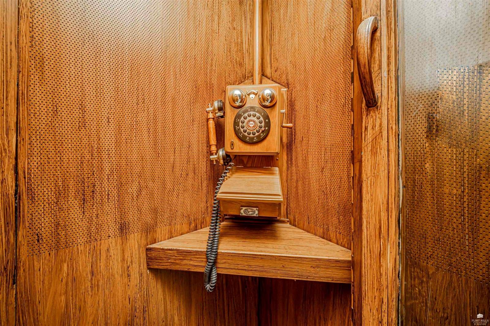 2700 Meadowlark Drive, Milford, KS 66514