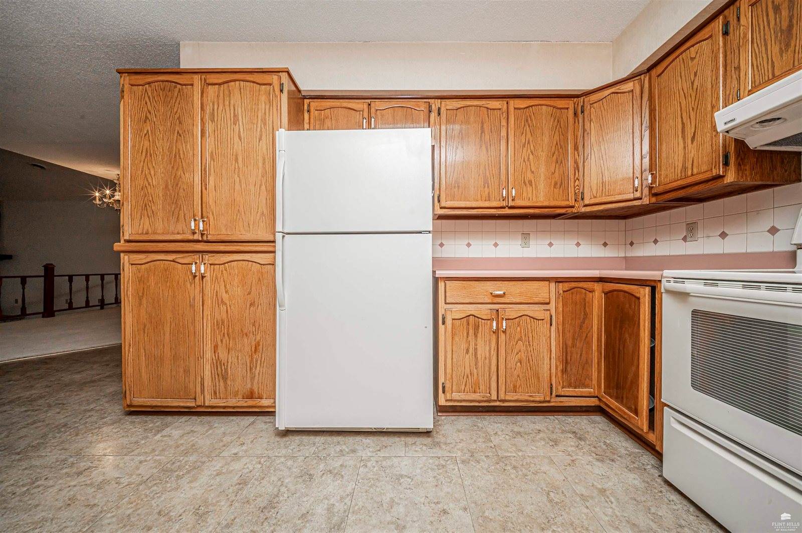 2700 Meadowlark Drive, Milford, KS 66514