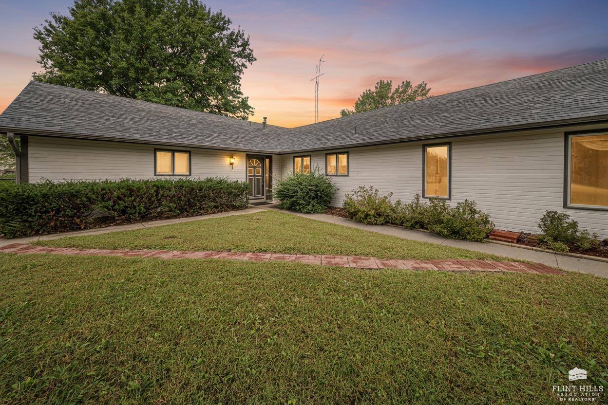 2700 Meadowlark Drive, Milford, KS 66514