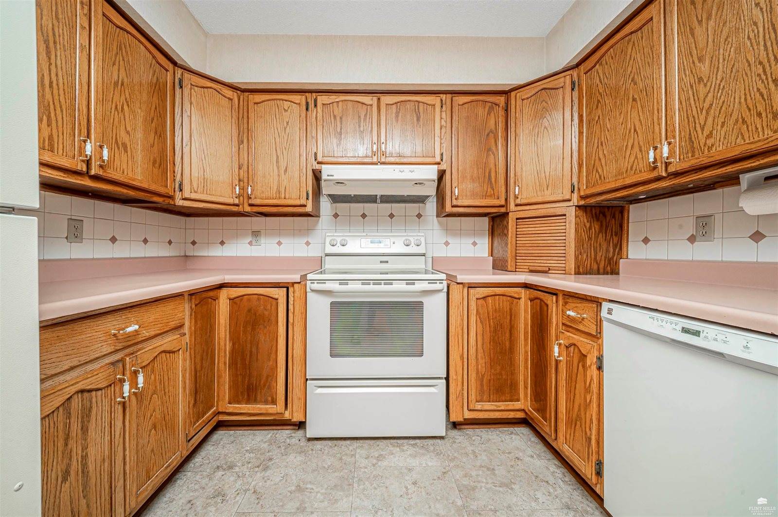 2700 Meadowlark Drive, Milford, KS 66514