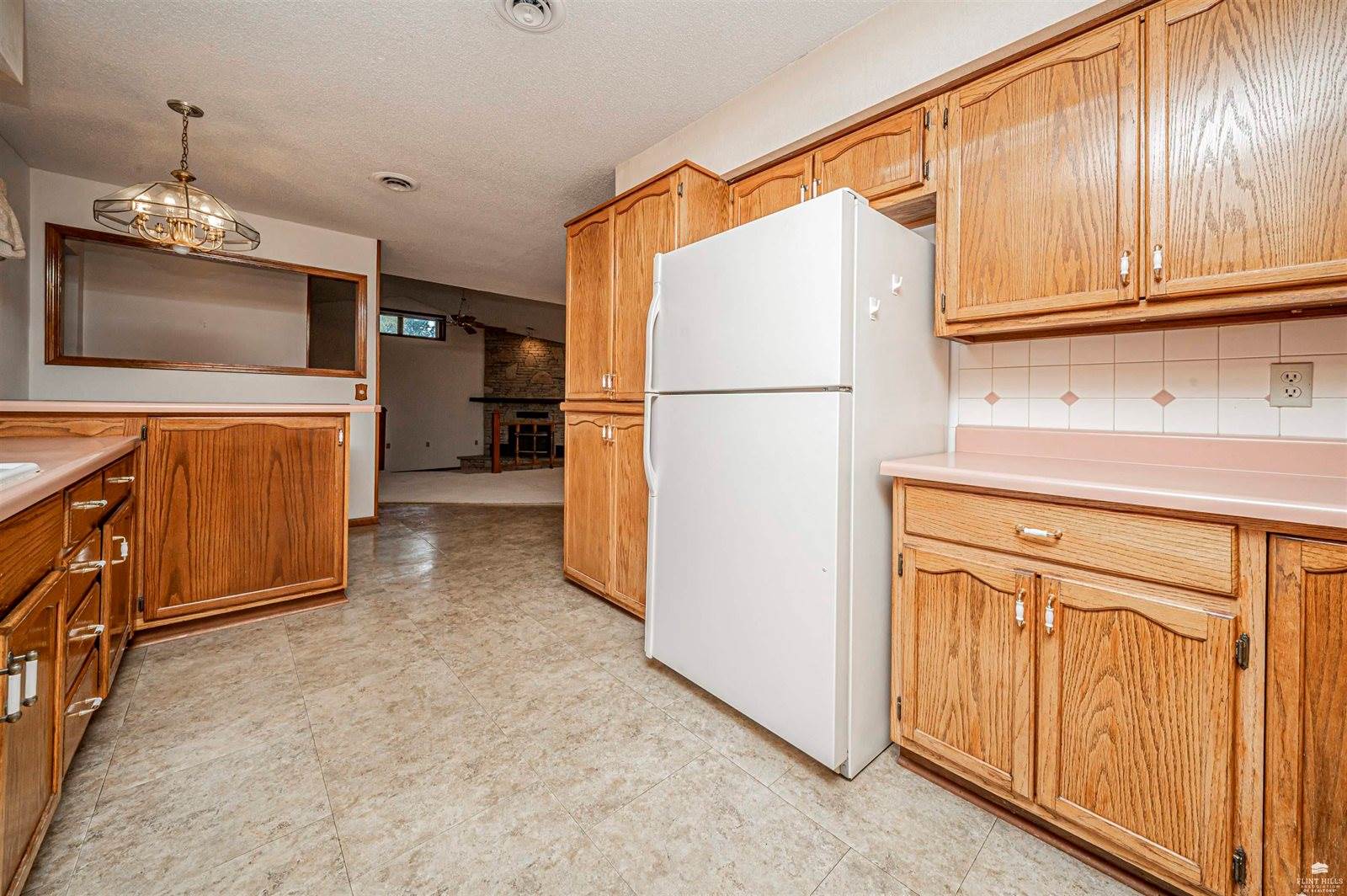 2700 Meadowlark Drive, Milford, KS 66514