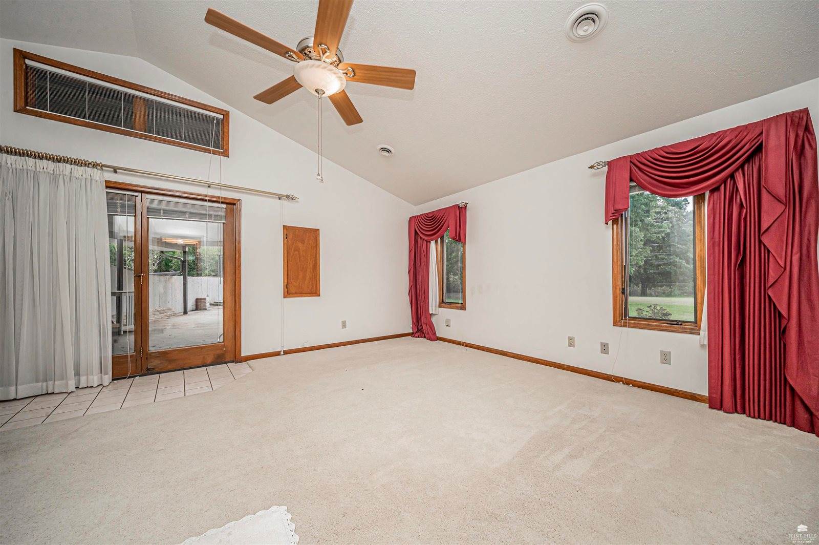 2700 Meadowlark Drive, Milford, KS 66514