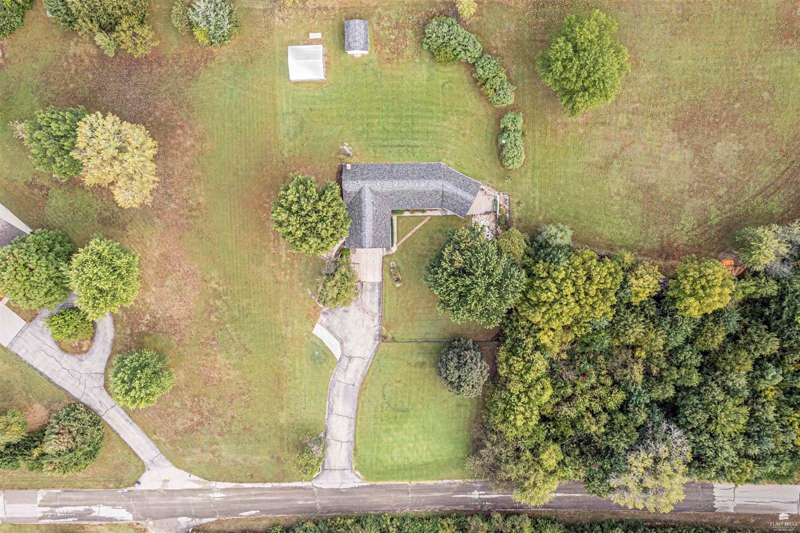 2700 Meadowlark Drive, Milford, KS 66514