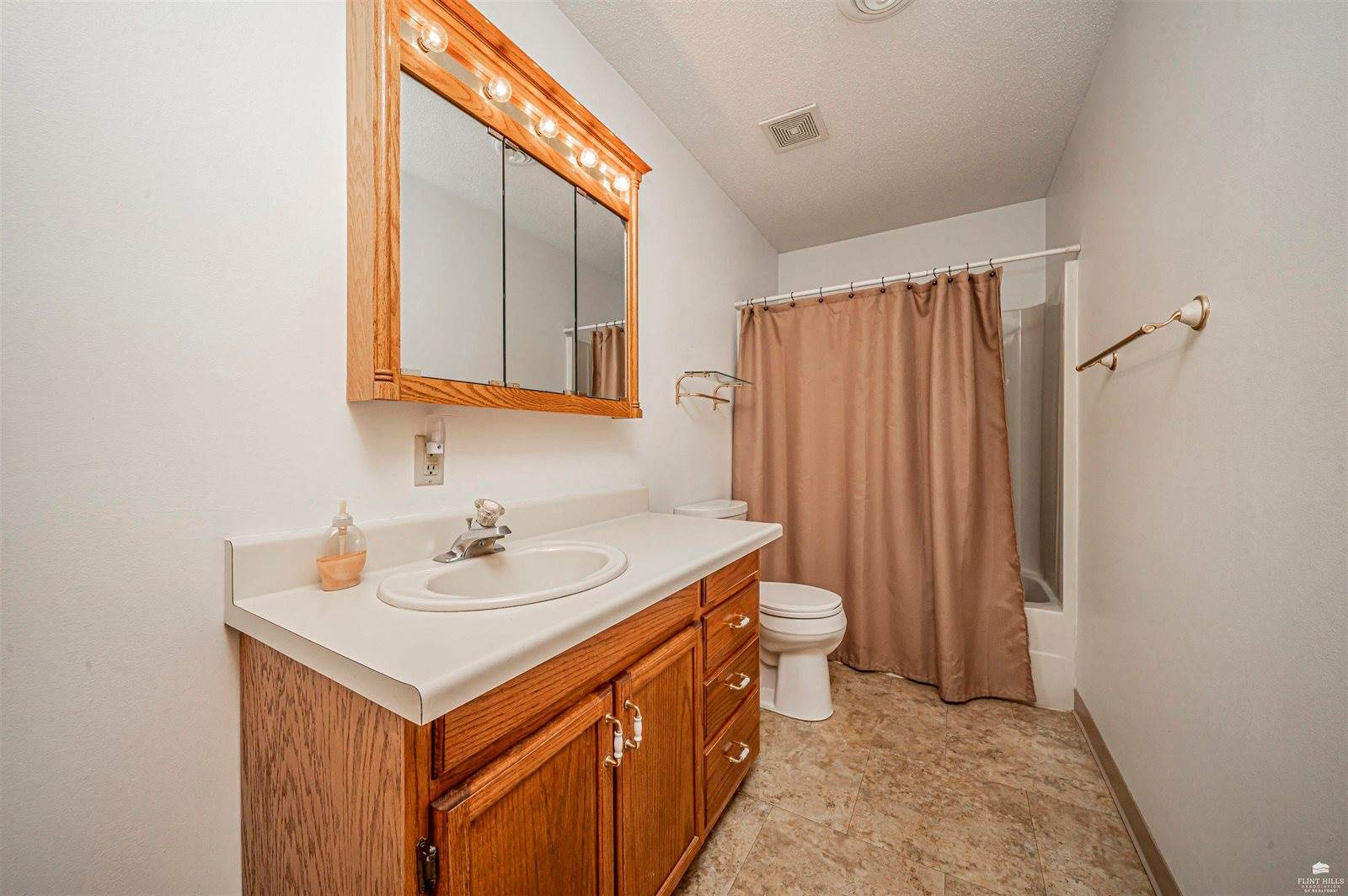 2700 Meadowlark Drive, Milford, KS 66514