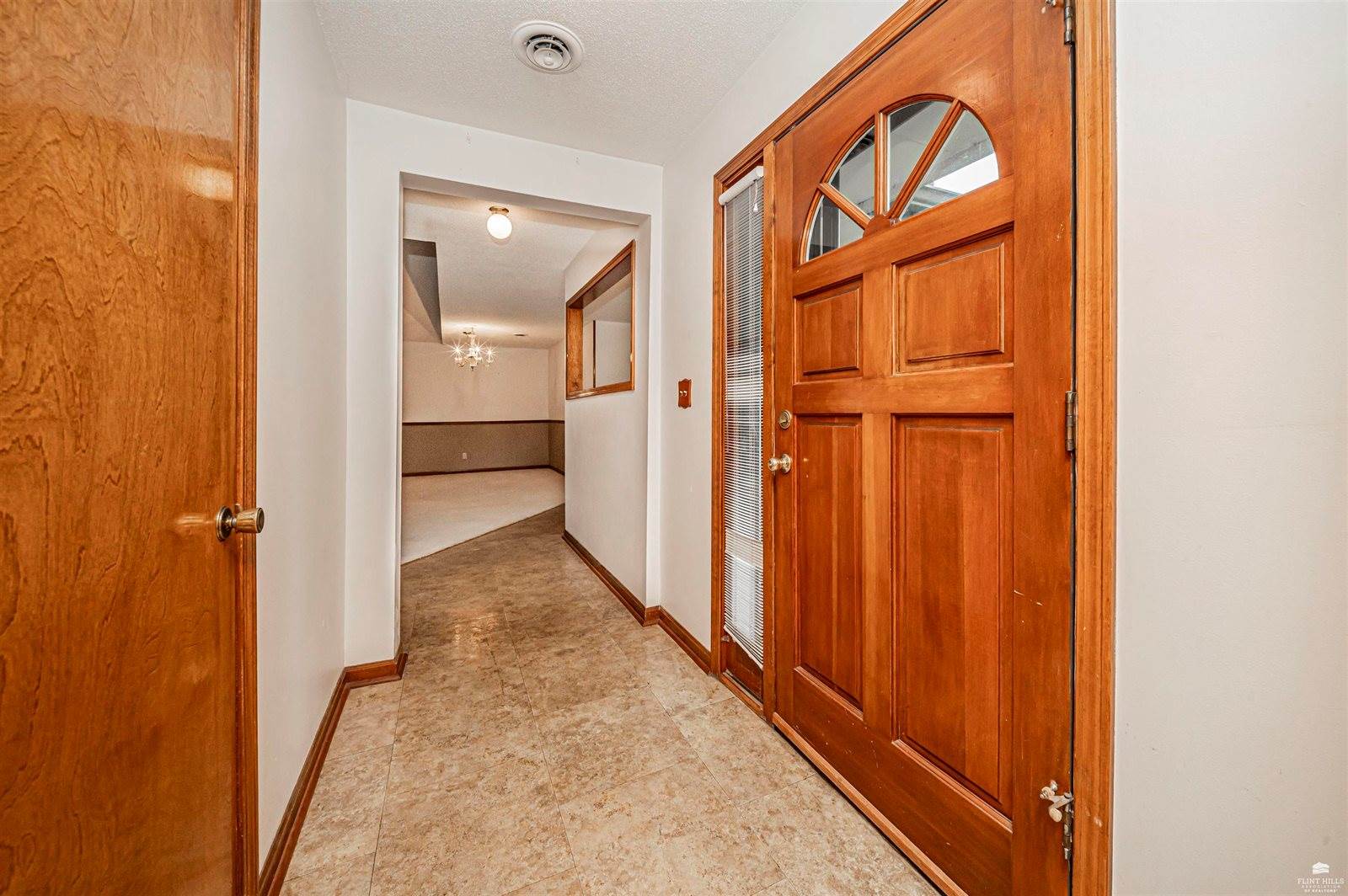 2700 Meadowlark Drive, Milford, KS 66514