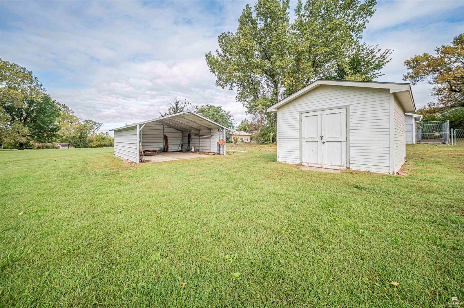 2700 Meadowlark Drive, Milford, KS 66514