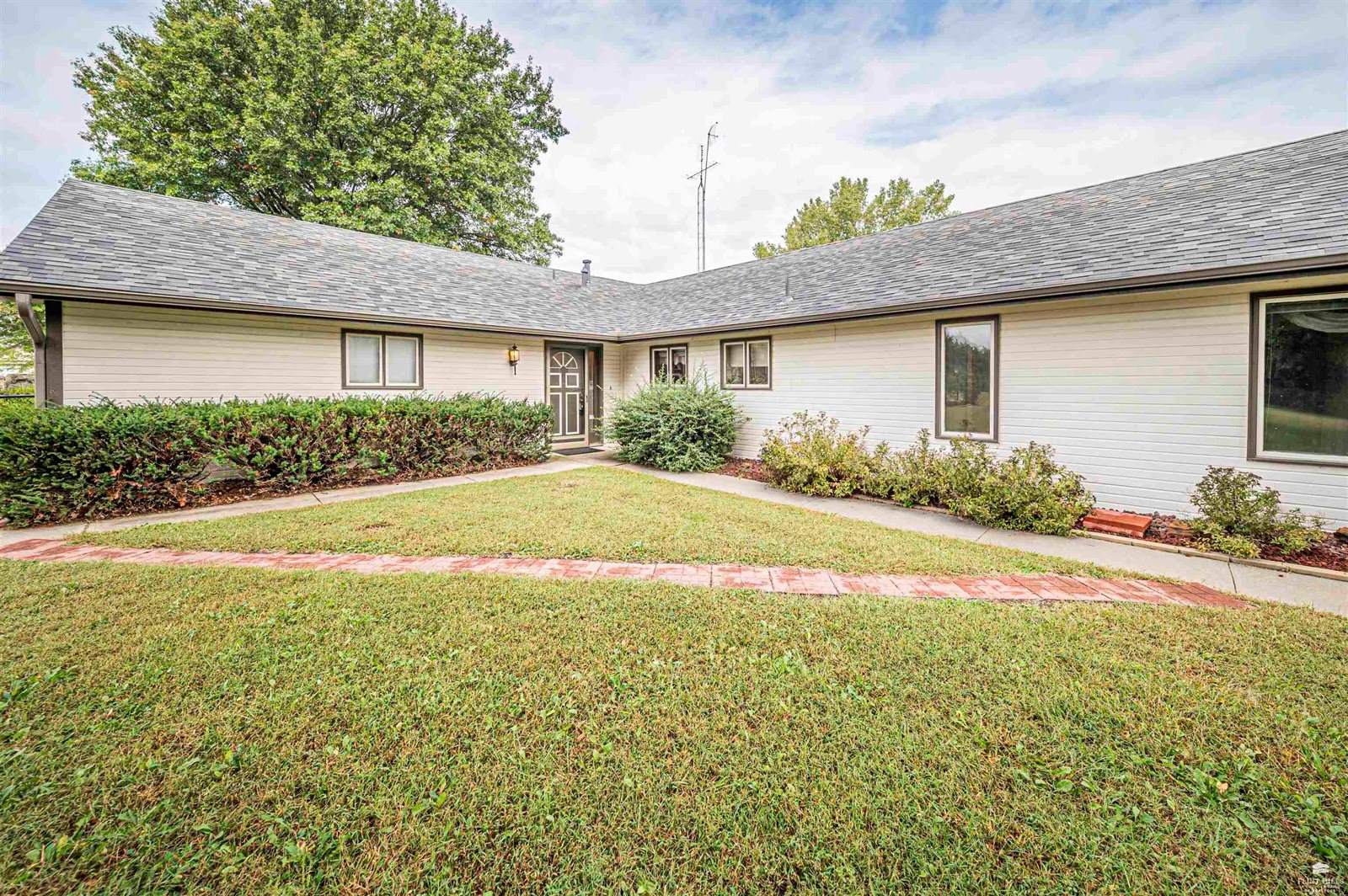 2700 Meadowlark Drive, Milford, KS 66514