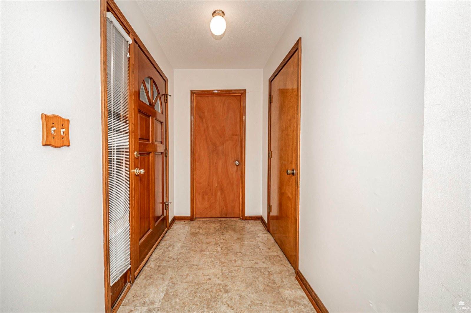 2700 Meadowlark Drive, Milford, KS 66514