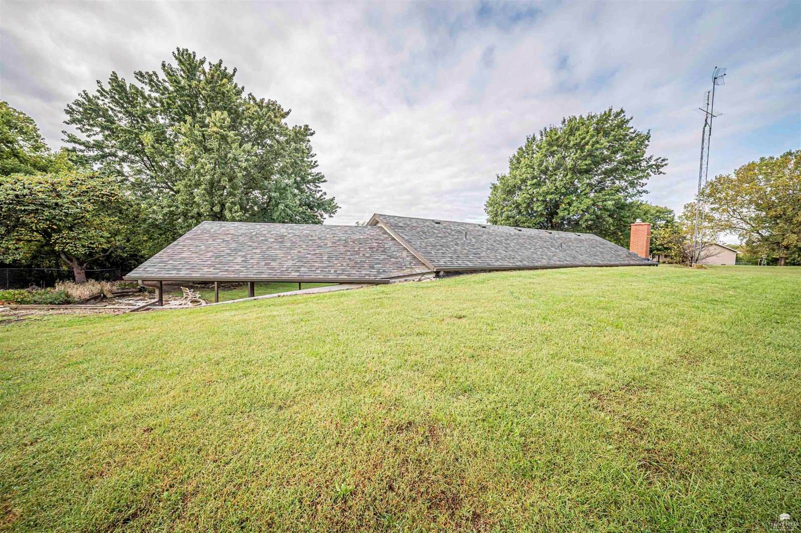 2700 Meadowlark Drive, Milford, KS 66514