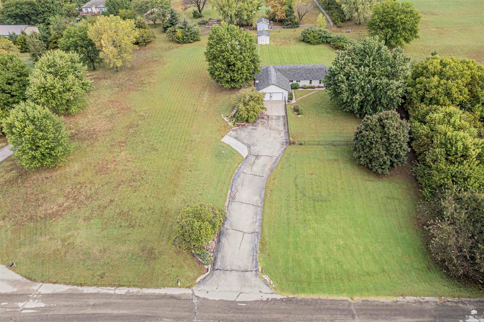 2700 Meadowlark Drive, Milford, KS 66514