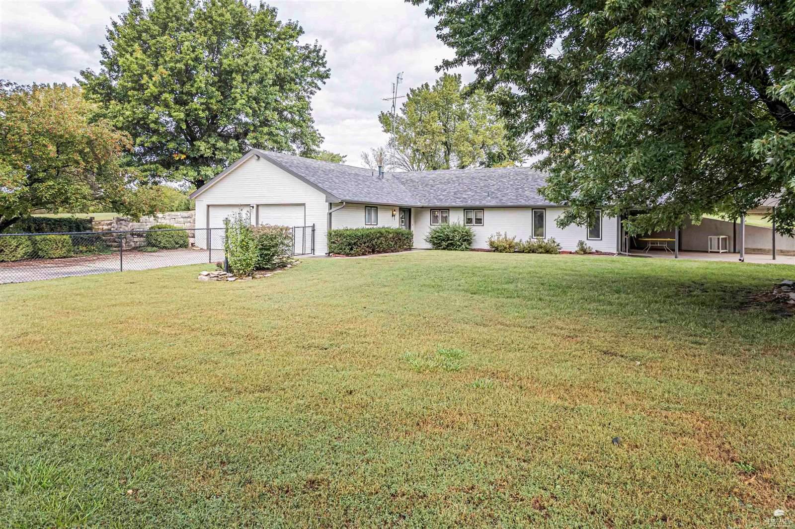 2700 Meadowlark Drive, Milford, KS 66514