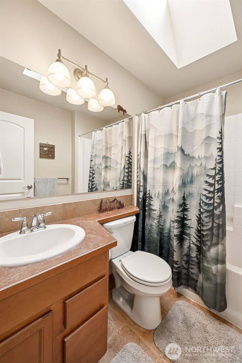 3050 Campus Prairie Loop NE, Lacey, WA 98516