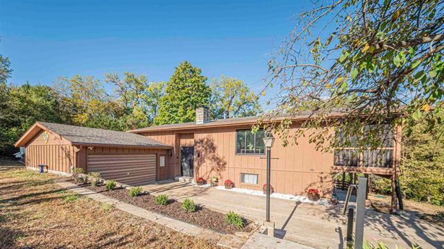 5515 Limestone Circle, Manhattan, KS 66503