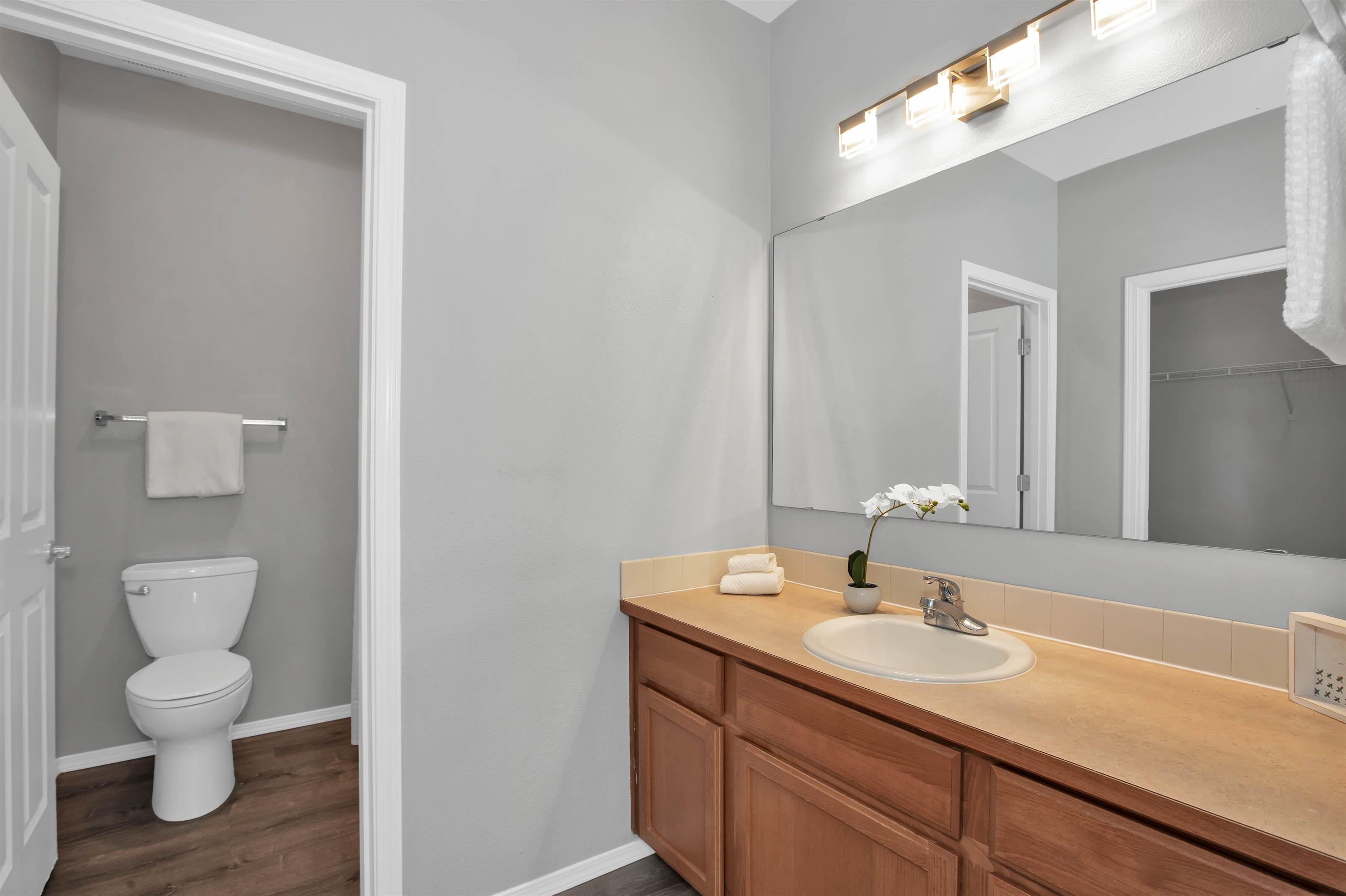 1975 Garry Oaks Ave Unit C, DuPont, WA 98327