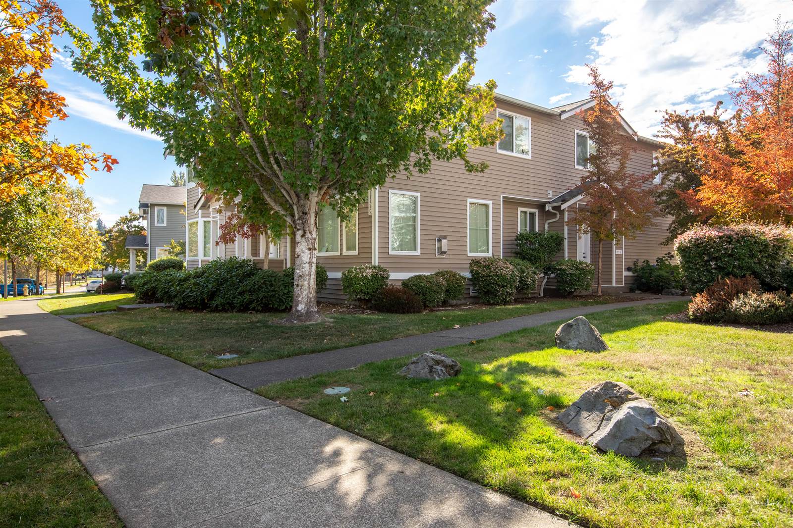 1975 Garry Oaks Ave Unit C, DuPont, WA 98327