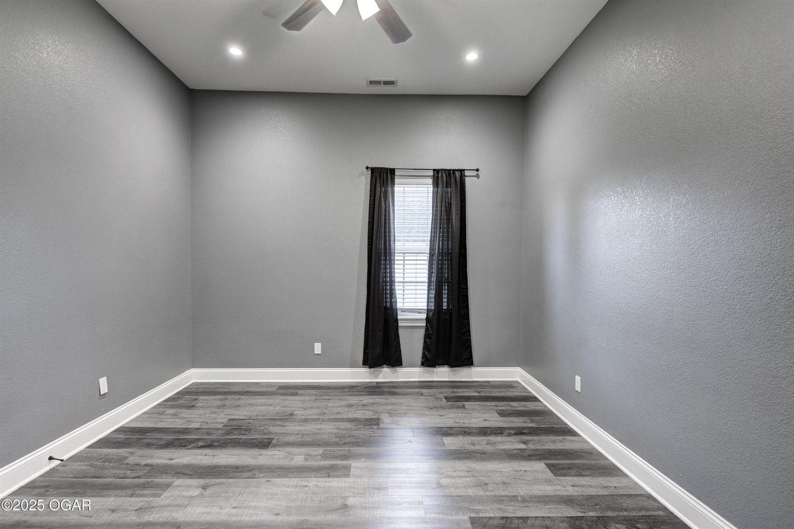 2325 South Kentucky Avenue, Joplin, MO 64804