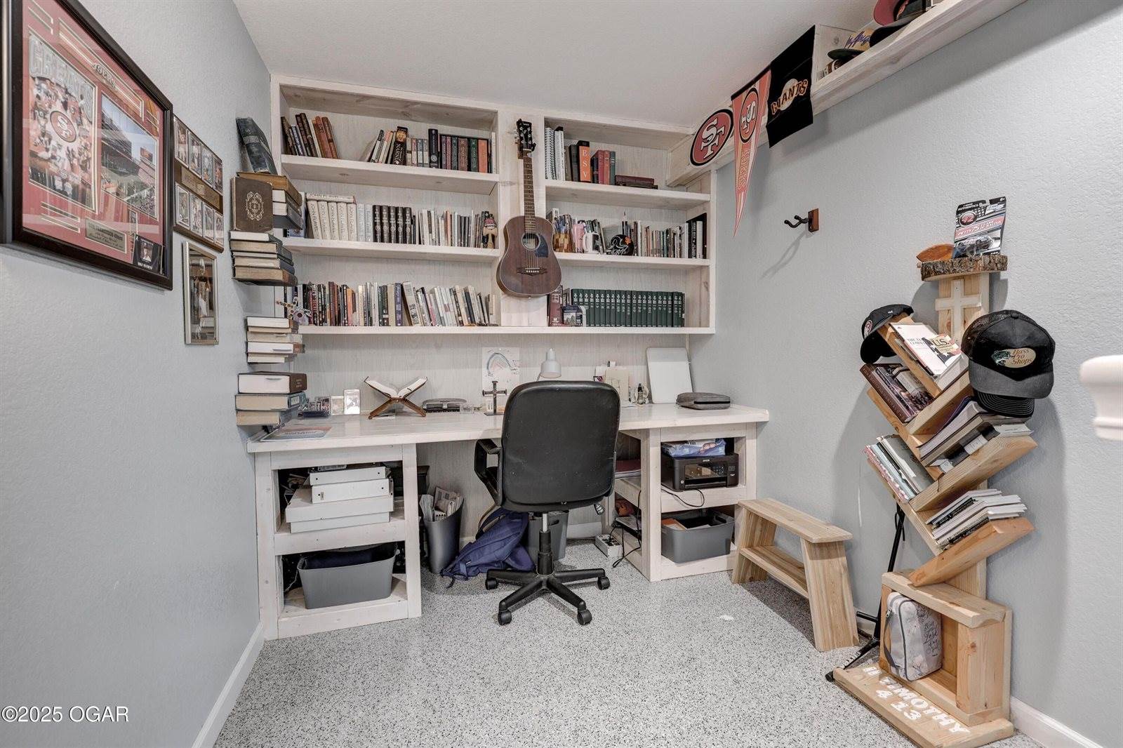 2325 South Kentucky Avenue, Joplin, MO 64804