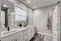 2325 South Kentucky Avenue, Joplin, MO 64804